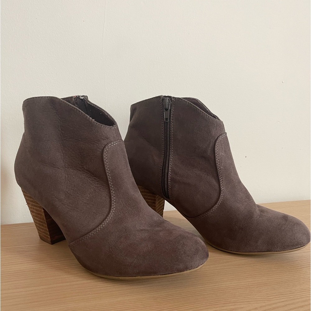 Report | Stacked Heel Ankle Booties - Size 9